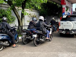Warga Bandung Bersyukur Harga Pertamax Cs Tidak Naik