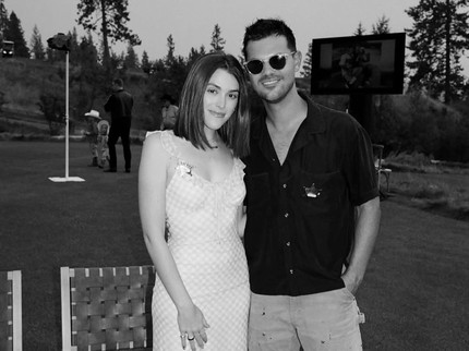 Aktor Twilight Taylor Lautner Umumkan Kehamilan Sang Istri setelah 4 Th Menikah