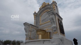 Instalasi Toilet Emas di Washington, Kritik Renovasi Gedung Putih