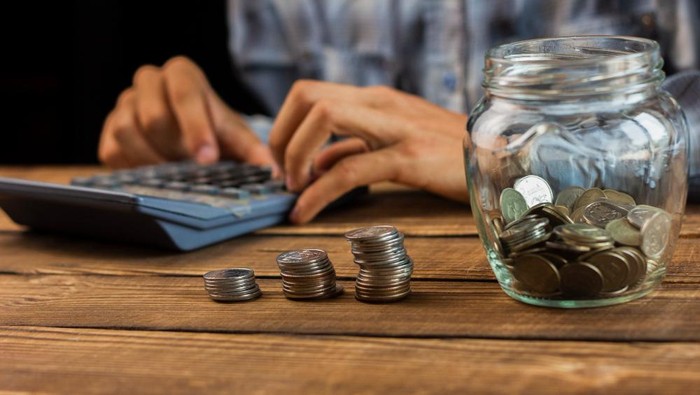 7 Tips Menghemat Uang Tanpa Menyiksa Diri, Tetap Bahagia dan Tabungan Aman!