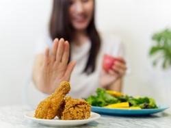 Waspada! 8 Makanan dan Minuman Enak Ini Bisa Picu Hormon Stres