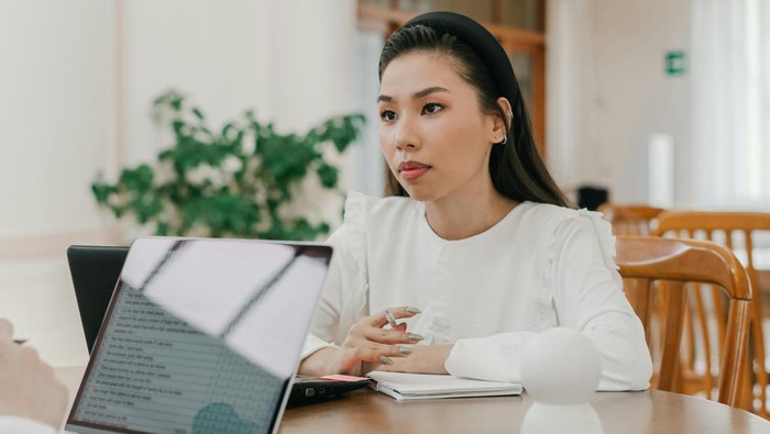 Kalimat “Aku tidak setuju”. Kompas moral yang baik memberanikan mereka untuk menolak hal yang bertentangan.