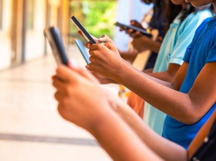 Anak Masih Bisa Akses Medsos Meski Pembatasan Sudah Berlaku, Kok Bisa?