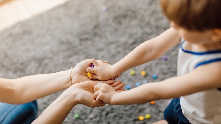 Apakah Autis pada Anak Bisa Sembuh? Ini Faktanya 