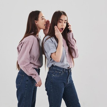 3 Cara Mengenali Orang yang Lagi Berbohong dari Perilaku Sehari-hari