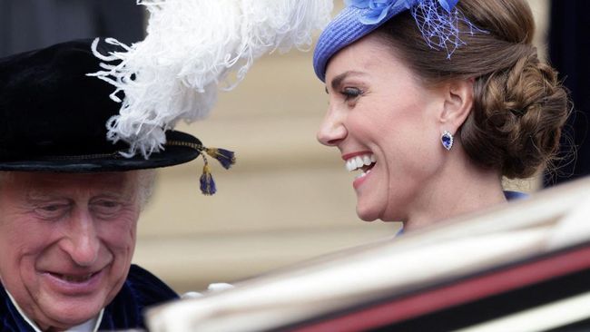 Raja Charles III disebut makin dekat dengan menantunya, Kate Middleton, semenjak keduanya sama-sama divonis kanker pada 2024.