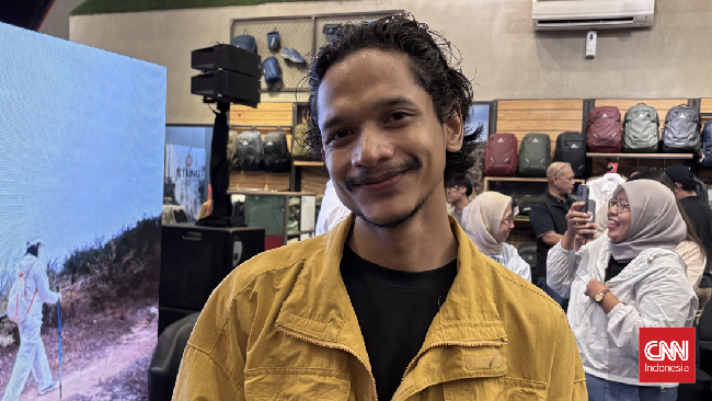 Sebagai 'Gubernur Blok M', Arvino yang akrab disapa Vino sering membuat konten sedang 'patroli' atau mengunjungi sudut-sudut Blok M.