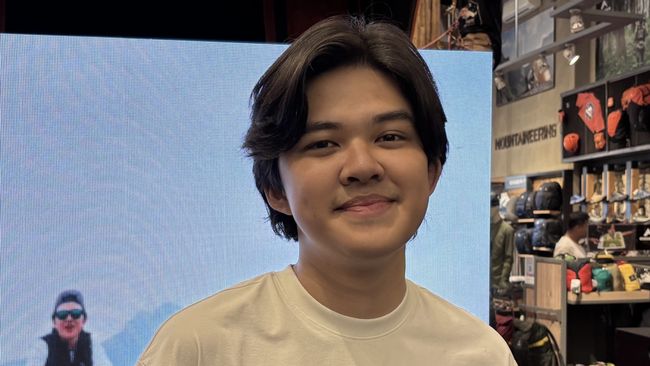 Content creator yang terkenal di platform TikTok, menceritakan pengalamannya bertualang di alam ketika liburan ke Hong Kong.