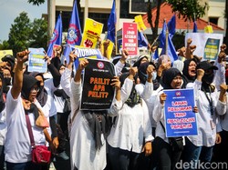 Tolak Pesangon Rendah, Buruh Pabrik Garmen Sleman Demo di Kantor Bupati