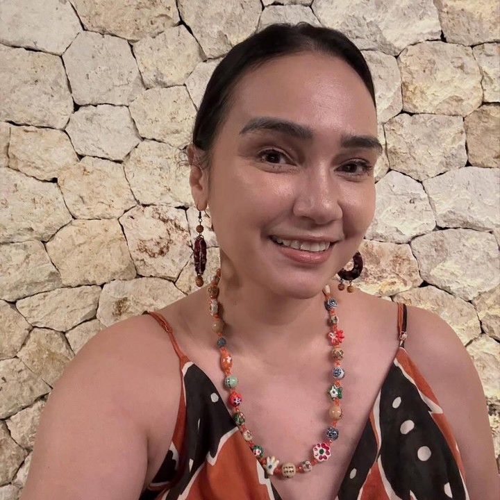 <p>Aktris Feby Fabiola masih aktif di dunia akting. Namun, belakangan ia mulai membatasi aktivitas di dunia hiburan untuk fokus pada kehidupan pribadinya, Bunda. Feby bahkan memutuskan untuk menetap di Bali dan menjalani kehidupan sebagai 'orang biasa' untuk mendapatkan ketenangan hidup. (Foto: Instagram @febyfebiola_)</p>