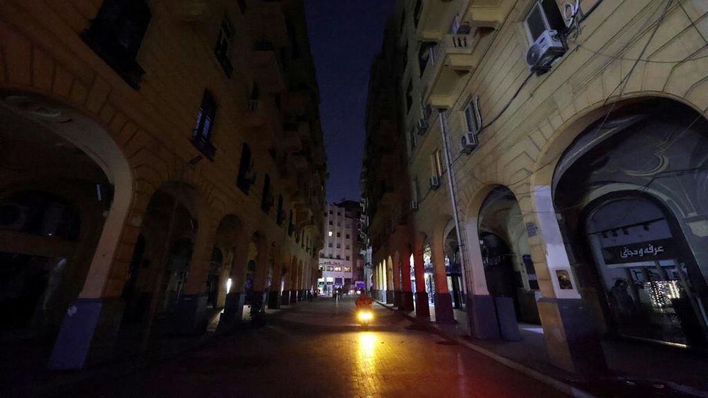 FOTO: Hemat Energi, Restoran-Mal di Mesir Tutup Lebih Awal