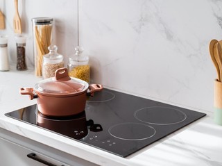 Dapur Kamu Minimalis Butuh Kompor Tanam? Ini yang Perlu Kamu Tahu Sebelum Beli
