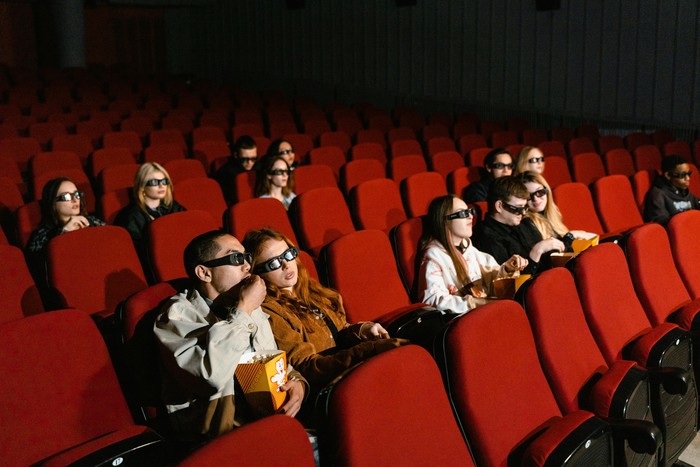 Ilustrasi Nonton Film Horor