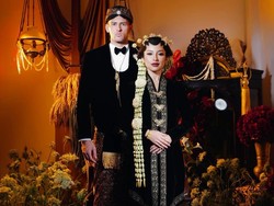 Kental Adat Jawa! 7 Foto Prewedding Jennifer Copppen dan Justin Hubner