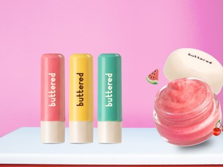 Bibir Kering & Gelap Bikin Minder? Cuma Butuh 2 Produk Ini Buat Balikin "First Impression" Kamu