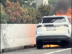 Viral Mobil Chery Masih Pakai Pelat Sementara Terbakar di Tol
