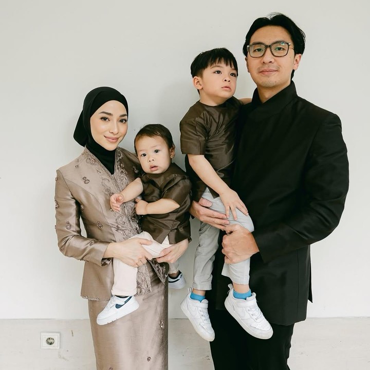 <p>Momen itu diketahui langsung melalui beberapa foto yang diunggah di akun Instagram pribadinya. &ldquo;Semoga Idul Fitrimu penuh berkah,&rdquo; tulis Nikita, dikutip dari laman Instagram <em>@nikitawillyofficial94,</em> Rabu (1/4/2026).&nbsp;(Foto: Instagram @nikitawillyofficial94)</p>