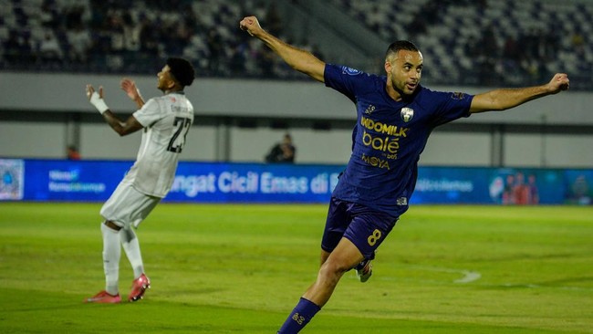 Persita Tangerang menargetkan finis di posisi empat besar Super League 2025/2026 guna bisa tampil pada ajang internasional.