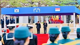 FOTO: Prabowo Temui Presiden Korsel Lee Jae Myung di Blue House