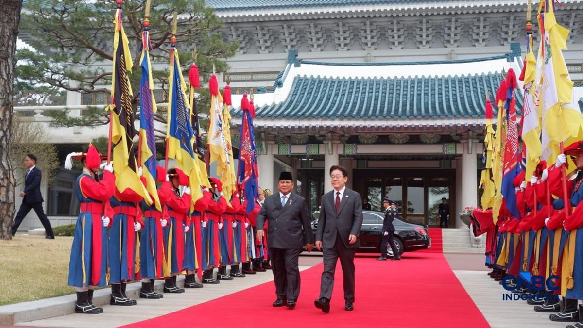 Prabowo Mau Datangkan Lebih Banyak Konser K-Pop ke Indonesia