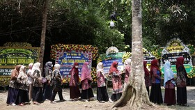 FOTO: Duka Para Pelayat Praka Farizal