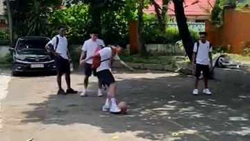 Liputan Olahraga CNN Sport : Momen Pemain Timnas Futsal Indonesia Adu Teknik Penalti vs Bocil SD