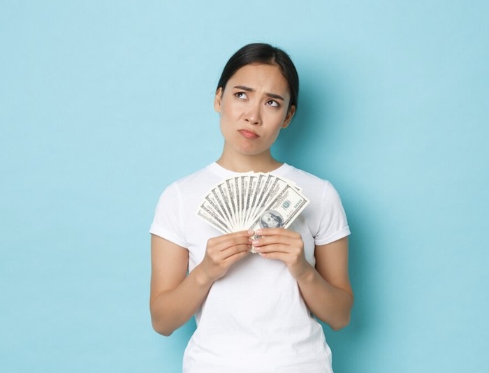 Tidak sedikit Gen Z yang menghindari investasi karena terkesan rumit./ Foto: Freepik.com/benzoix