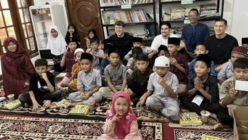 Berita Olahraga Terkini CNN Sport : Idzes, Diks, dan Romeny Kunjungi Panti Asuhan Sebelum Balik ke Eropa