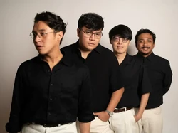 Lirik Lagu Bulan Bintang, Garis Menyilang - Wijaya 80 feat. Sal Priadi