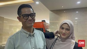 Dude Herlino & Alyssa Tiba di Bareskrim, Diperiksa Kasus Penipuan DSI