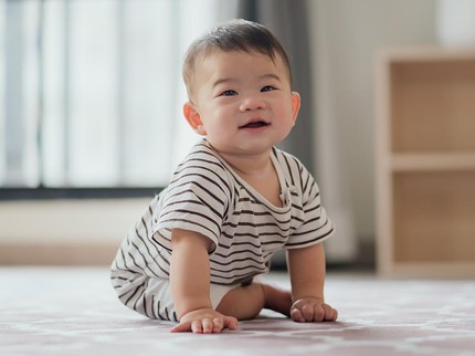 Duduk Tripod Bayi: Waktu Mulai Diajarkan & Cara Melatihnya
