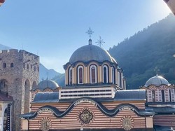 Tak Banyak yang Tahu! Biara Ini Berdiri Sendirian di Ketinggian 1.447 Mdpl