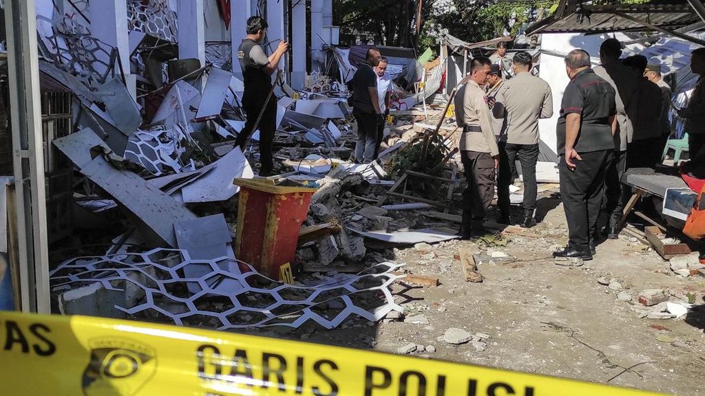 FOTO: Kerusakan Bangunan Imbas Gempa Bitung M7,6