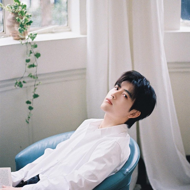 <p>Debut di layar drama sejak tahun 2018, Arthur Chen telah membintangi banyak drama China terpopuler. Perpaduan kualitas akting dan visualnya yang begitu memukau, tak heran dirinya sangat disukai oleh peminat industri hiburan China. (Foto: Weibo @陈飞宇Arthur)</p>