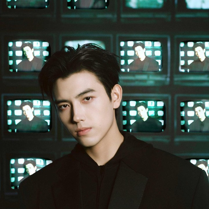 <p>Drama terbaru yang diperankan bersama artis cantik Dilraba Dilmurat ini sukses mencuri perhatian, Bunda. Selain karena alur ceritanya, visual <em>combo</em> dari <em>couple</em> ini menambah minat para penonton untuk <em>nge-hype</em> drama tersebut. (Foto: Weibo @陈飞宇Arthur)</p>