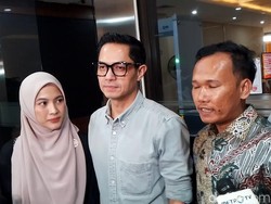 Dude Harlino Tegaskan Hanya Brand Ambassador, Gak Tahu Urusan Dapur PT DSI