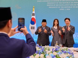 Carmen Hearts2Hearts Curi Perhatian Saat Nyempil di Antara Prabowo dan Presiden Korsel