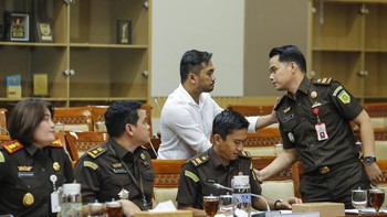 FOTO: Momen Jaksa dan Amsal Sitepu Bertemu di Komisi III DPR