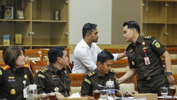 FOTO: Momen Jaksa dan Amsal Sitepu Bertemu di Komisi III DPR