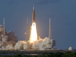 Roket Artemis II Sukses Meluncur! 4 Astronaut NASA Menuju Bulan