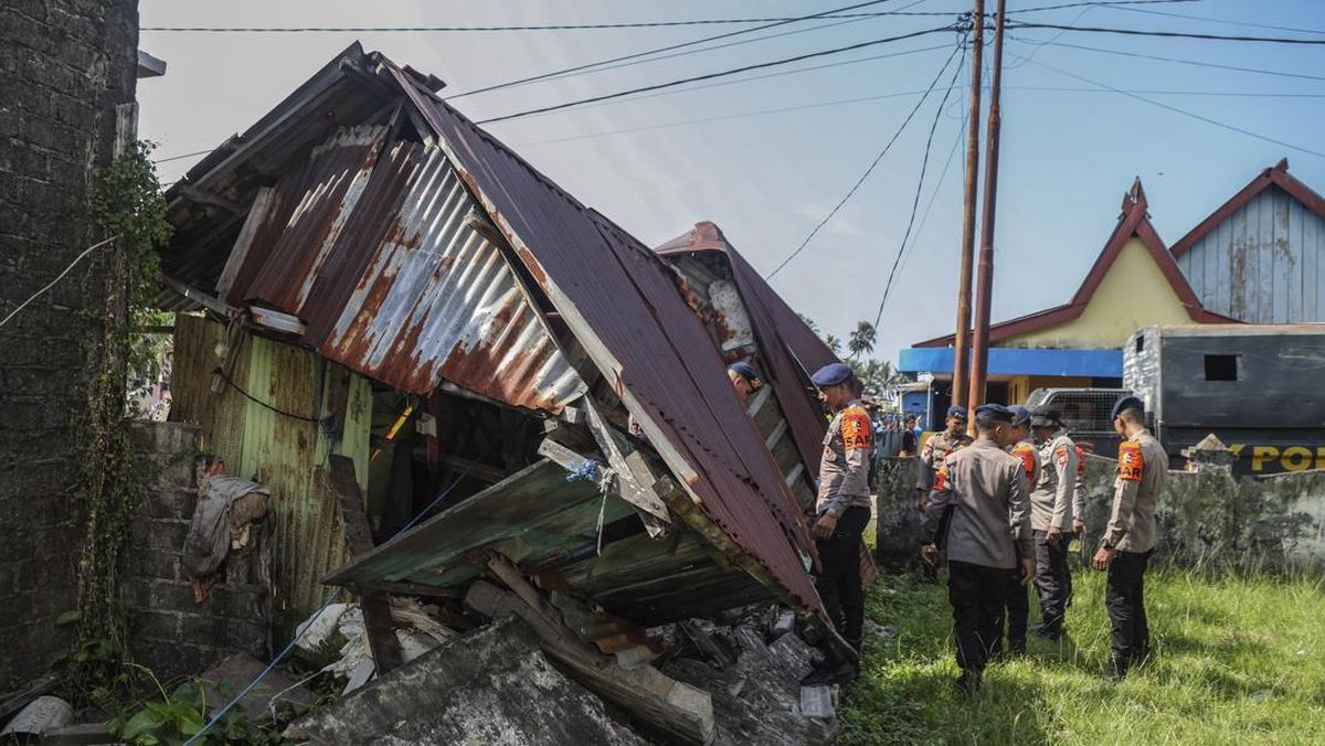 BMKG Catat 34 Gempa Susulan Pascagempa Bitung M 7,6