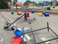 Demo Tolak Tambak Ricuh, Fasilitas Umum di Alun-alun Indramayu Rusak