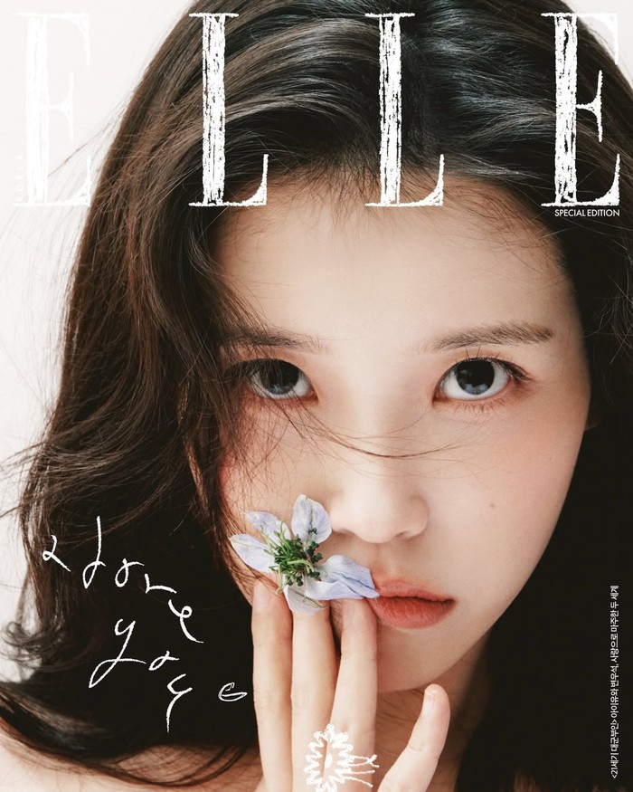 Sementara itu, IU menunjukkan kecantikan murninya yang memiliki rona manis sehingga sangat harmonis bersanding dengan indahnya bunga yang ikut terpotret dalam jepretan foto untuk sampul majalah ELLE Korea edisi April./ Foto: instagram.com/ellekorea