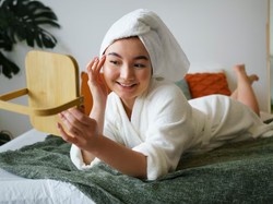 Urutan Skincare Malam untuk Kulit Kering