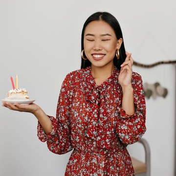 3 Ciri Kepribadian Orang yang Lebih Suka Merayakan Ulang Tahun Sendirian