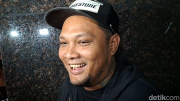 Kabar Terkini Artis dari InsertLive : Virgoun Ngaku Tanggal Pernikahannya Mundur Gegara Kasus Inara Rusli: Harusnya...