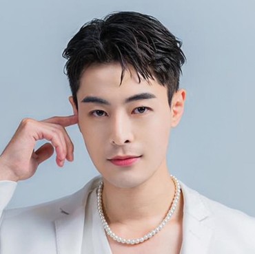 Wish Chu Akui Tuduhan Skandal Idol yang Sering Jebak Wanita-Kamar Penuh Alat Kontrasepsi?