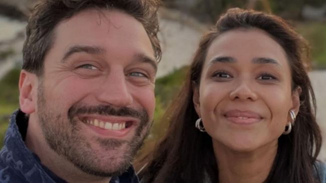 5 Potret Kebersamaan Adinia Wirasti Dan Suami Bule Australia Yang Jarang Tersorot