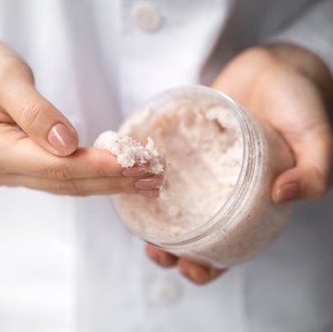 Cara Pakai Body Scrub yang Benar, Kulit Auto Halus dan Glowing