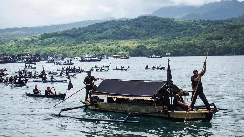 FOTO: Doa yang Berlayar di Semana Santa Larantuka